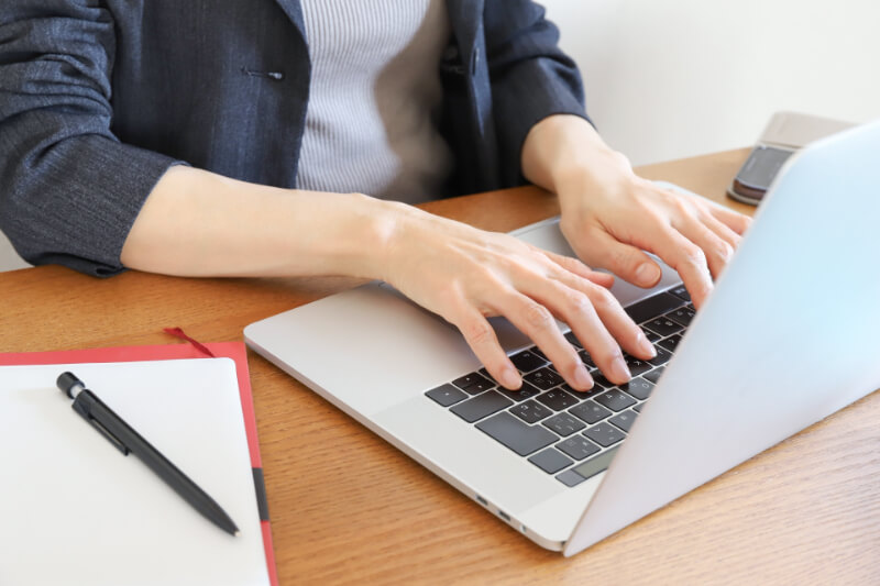 誰でも更新可能な採用サイトCMSの解説中イメージ